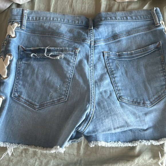 Express Shortie Vintage Hi Rise Lace Up Shorts - 6 - Picture 4 of 5